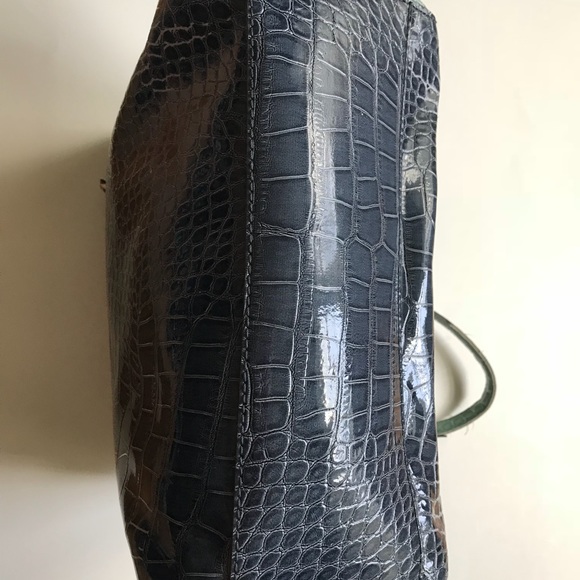 Guess Purse! - Picture 3 of 8